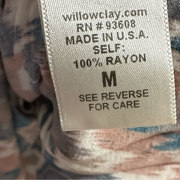 Willow & Clay Geometric Boho Pattern Top Size Medium - Picture 9 of 9